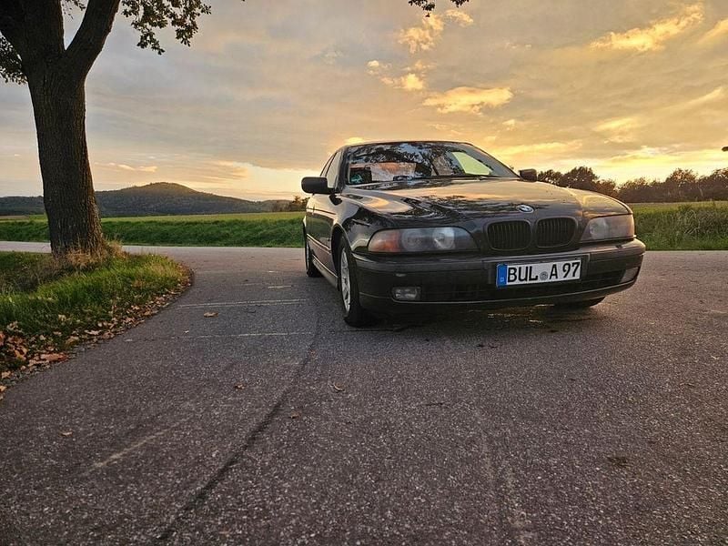 Schwarz Gebraucht 2000 BMW 530 Limousine | 2.500 € (Guter Preis) - Bild 1/4