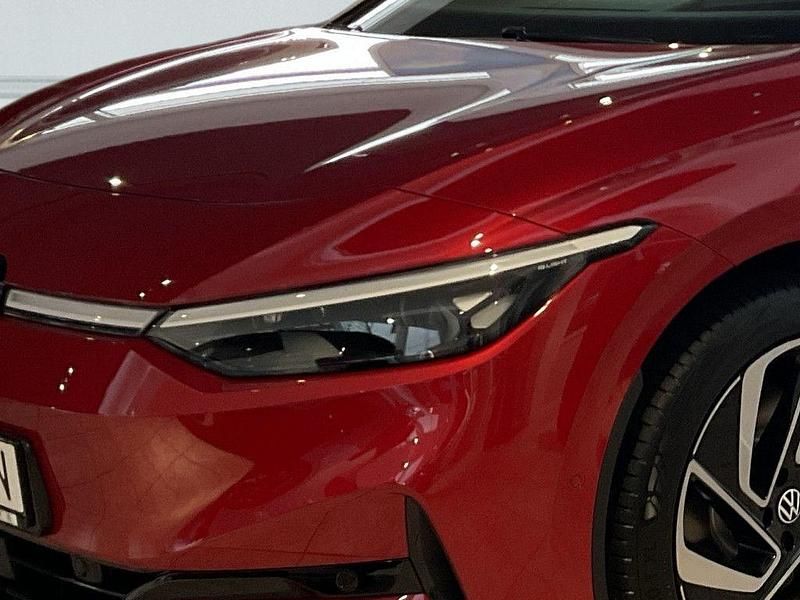 Neu VW ID.7 Pro 210 kW (286 PS) 2026 Rot Kombi