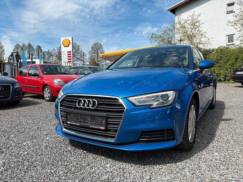 Gebraucht Audi A3 Design 116 PS (85 kW) 2018 Blau Limousine