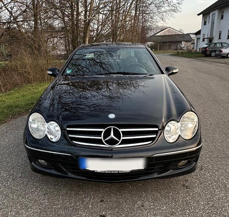 Gebraucht Mercedes CLK220 Avantgarde 150 PS (110 kW) 2008 Schwarz Coupé