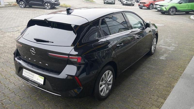 Gebraucht Opel Astra Elegance 131 PS (96 kW) 2023 Schwarzmetallic Limousine