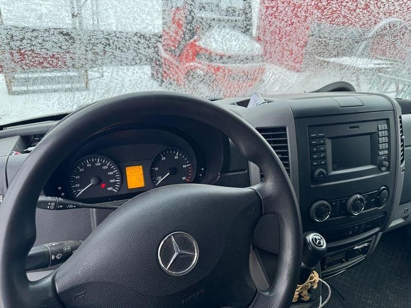 Second-hand Mercedes Sprinter 163 CP (119 kW) 2018 Argintiu Van
