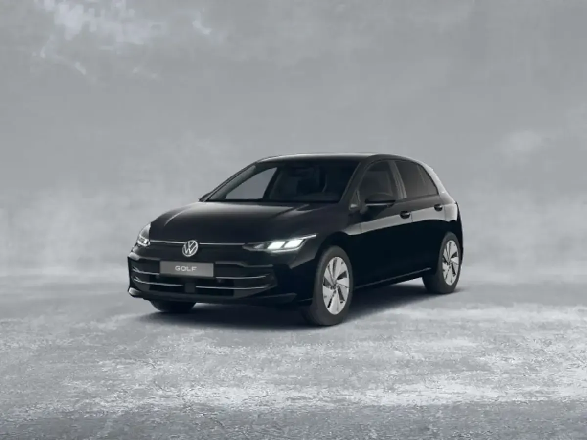 Gebraucht VW Golf VIII 150 PS (110 kW) 2025 Grenadillschwarz metallic Limousine