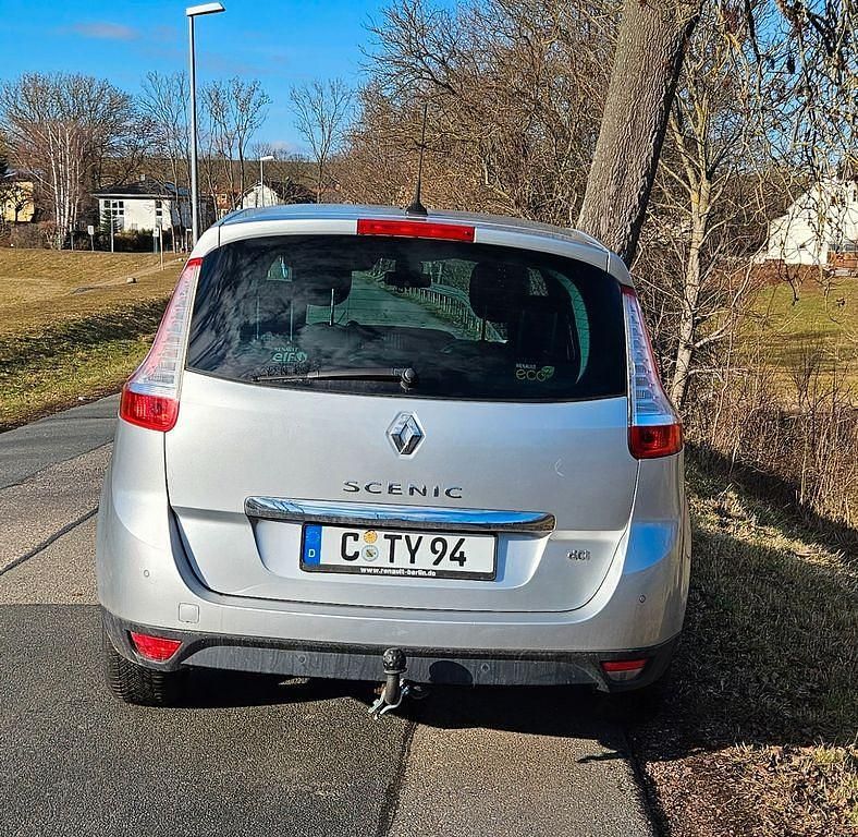 Gebraucht Renault Grand Scénic III Luxe 131 PS (96 kW) 2012 Grau Van / Kleinbus