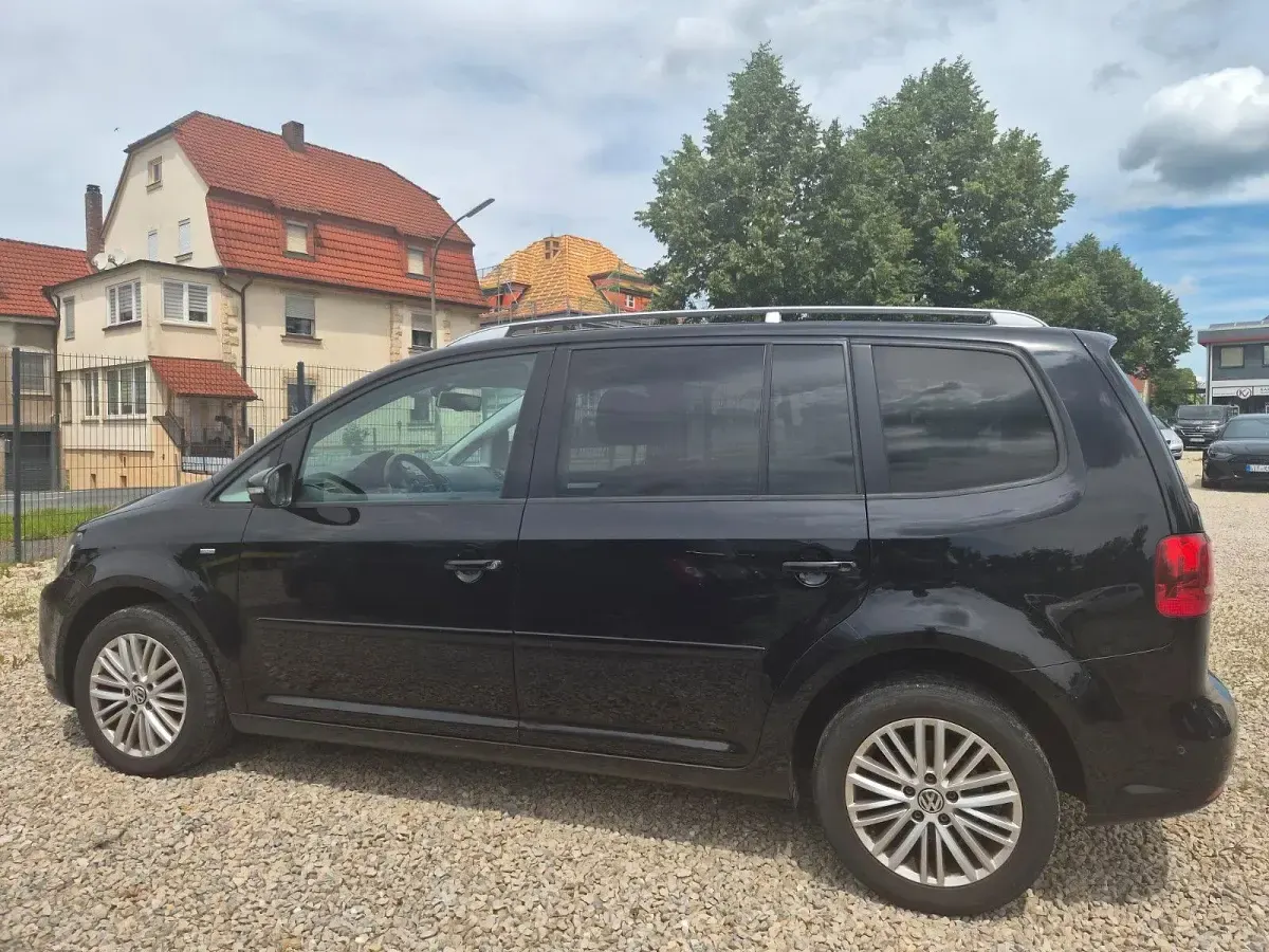 Gebraucht VW Touran Business 140 PS (102 kW) 2014 Schwarz Van / Kleinbus