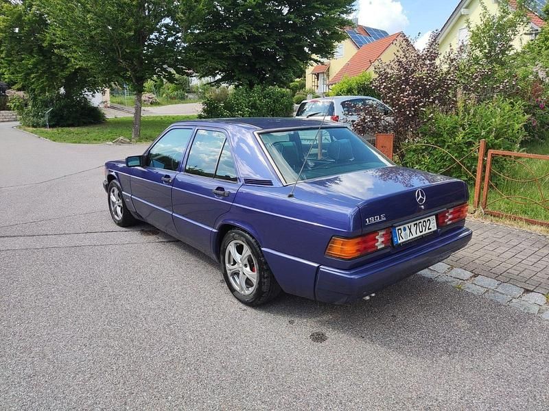 Gebraucht Mercedes 190 Avantgarde 140 PS (102 kW) 1993 Blau Limousine