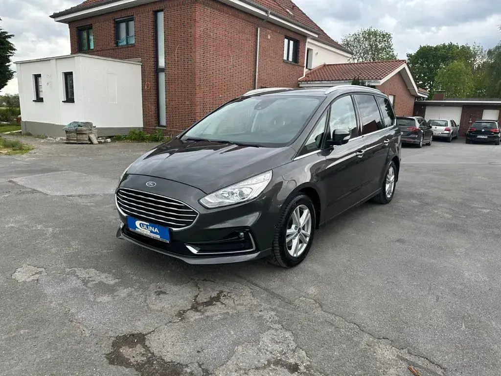 Używany Ford Galaxy Titanium 150 KM (110 kW) 2021 Szary Minivan