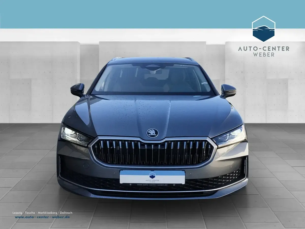 Nuevo Skoda Superb Selection 150 CV (110 kW) 2026 Gris Familiar