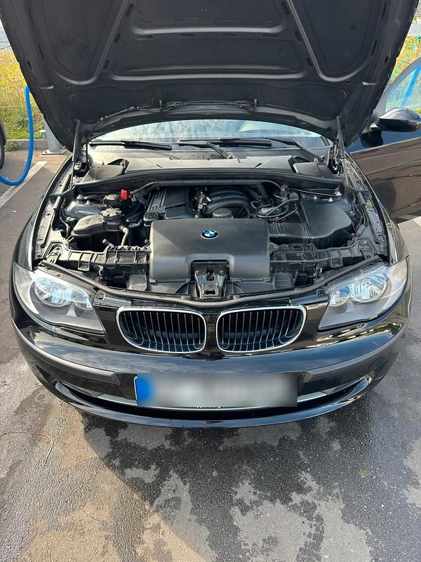 Schwarz Gebraucht 2007 BMW 116 Kleinwagen | 7.000 € - Bild 1/4