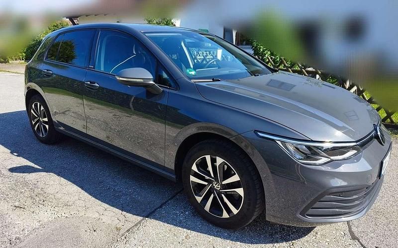 Grau Gebraucht 2020 VW Golf VIII Comfortline Limousine | 16.900 € (Fairer Preis) - Bild 1/4