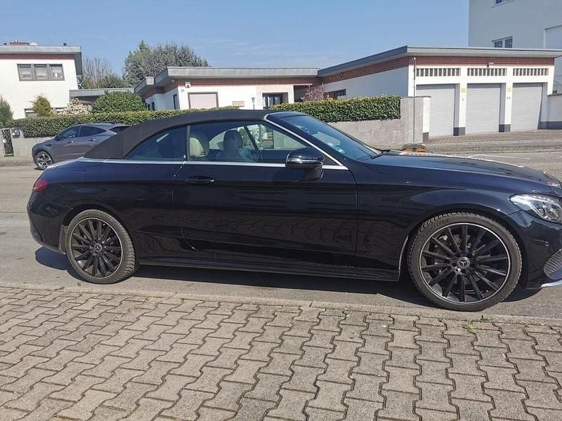 Gebraucht Mercedes 250 211 PS (155 kW) 2018 Schwarz Cabrio