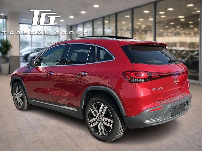 Gebraucht Mercedes EQA250 139 kW (190 PS) 2021 Rot SUV