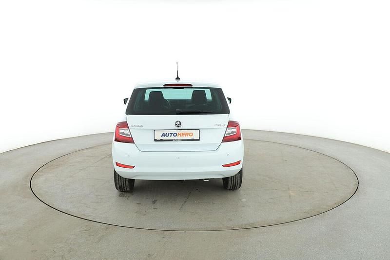 Gebraucht Skoda Fabia Soleil 2019 Weiß Limousine