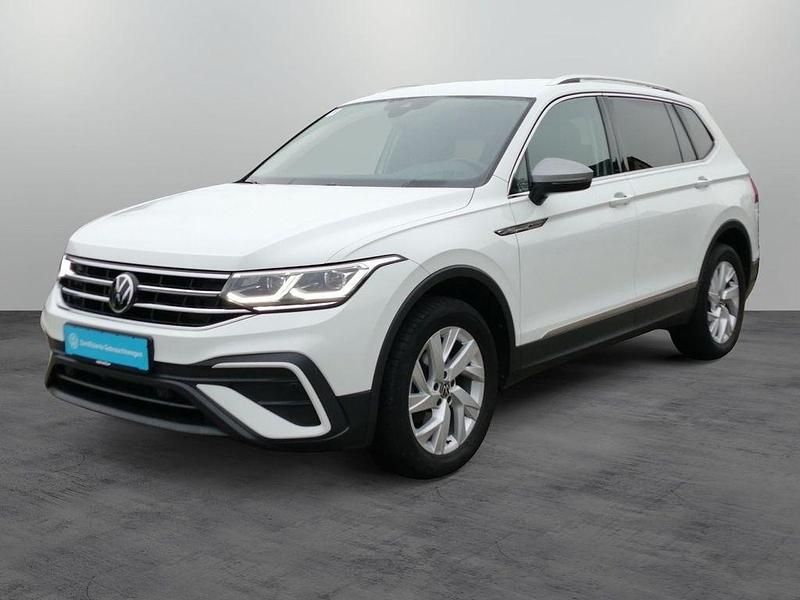 Gebraucht VW Tiguan Allspace Life 150 PS (110 kW) 2022 Weiß SUV