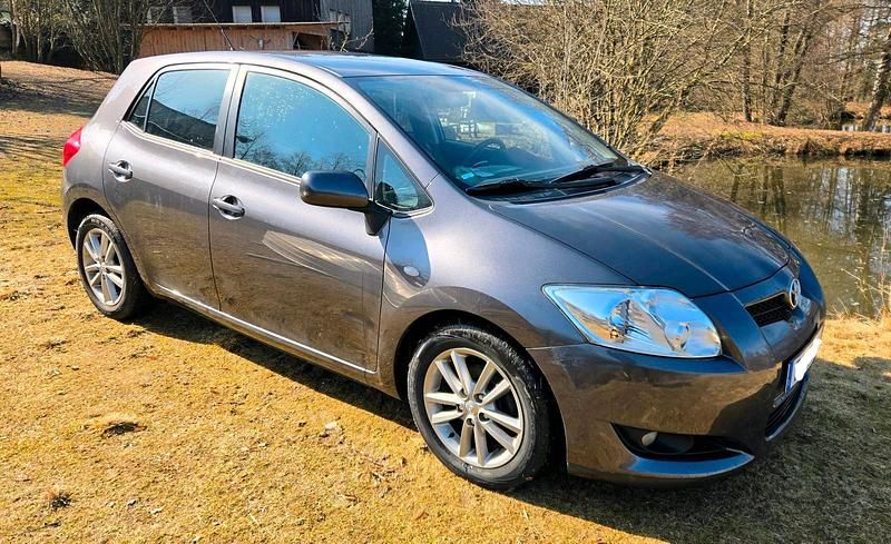 Gebraucht Toyota Auris 90 PS (66 kW) 2009 Grau Kleinwagen