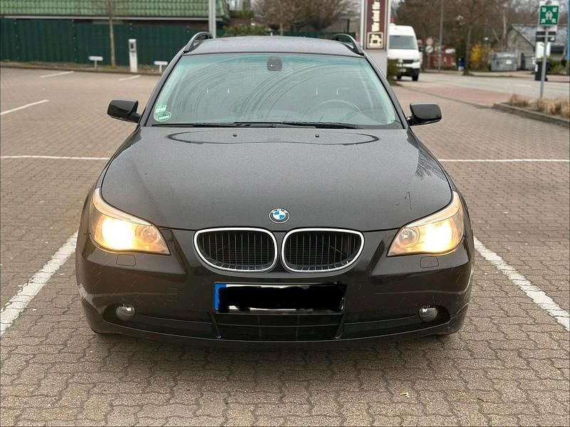 Gebraucht BMW 523 176 PS (129 kW) 2005 Schwarz Kombi