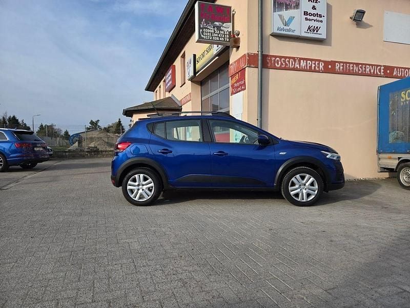 Gebraucht Dacia Sandero Expression 91 PS (66 kW) 2024 Blau SUV