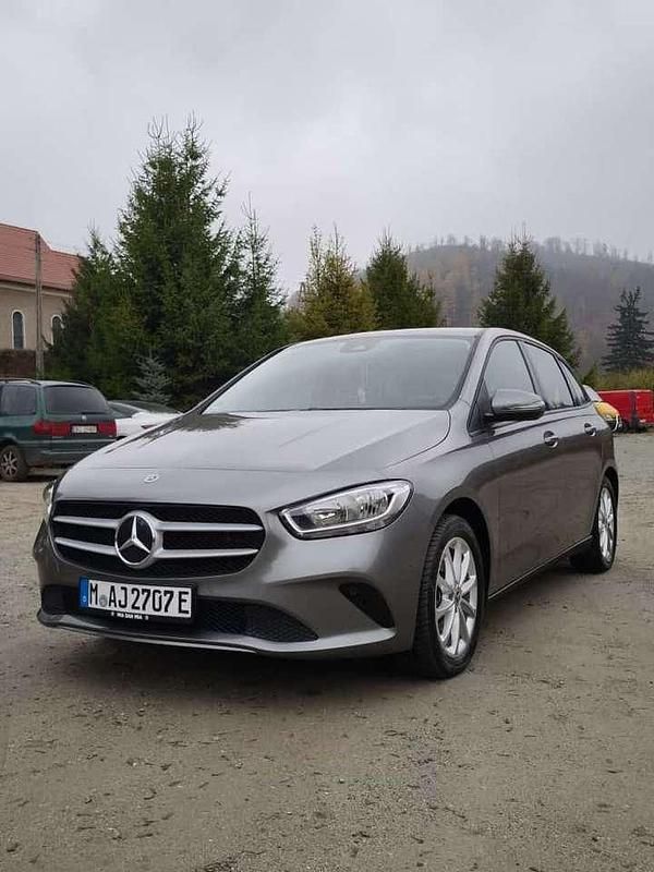 Gebraucht Mercedes E250 Edition 160 PS (117 kW) 2022 Grau Kombi