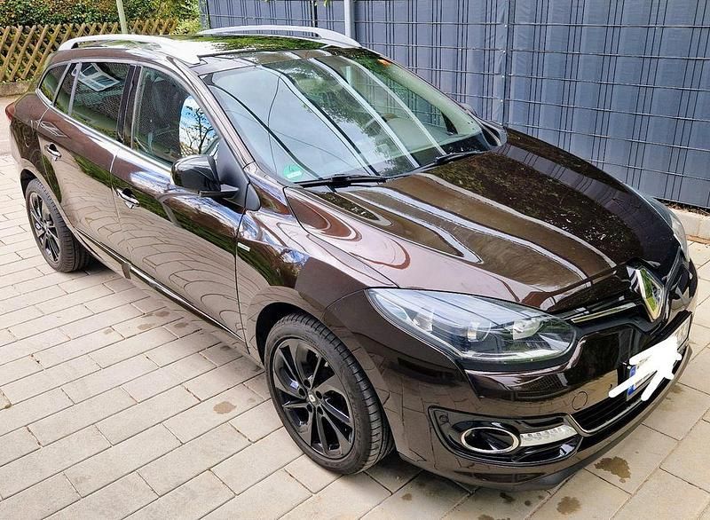 Braun Gebraucht 2016 Renault Mégane III Bose Edition Limousine | 7.999 € (Fairer Preis) - Bild 1/4