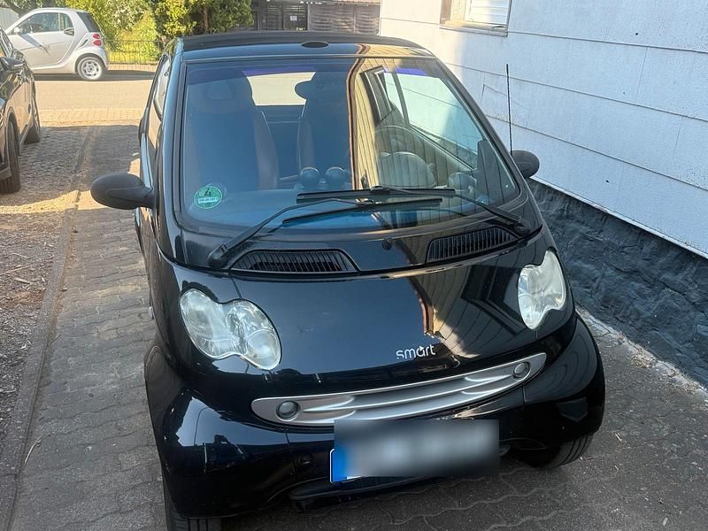 Schwarz Gebraucht 2001 Smart ForTwo Cabrio Cabrio | 1.050 € - Bild 1/4