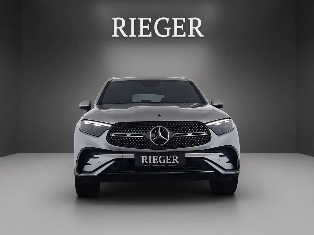 Gebraucht Mercedes GLC220 AMG line 197 PS (144 kW) 2023 Silber SUV