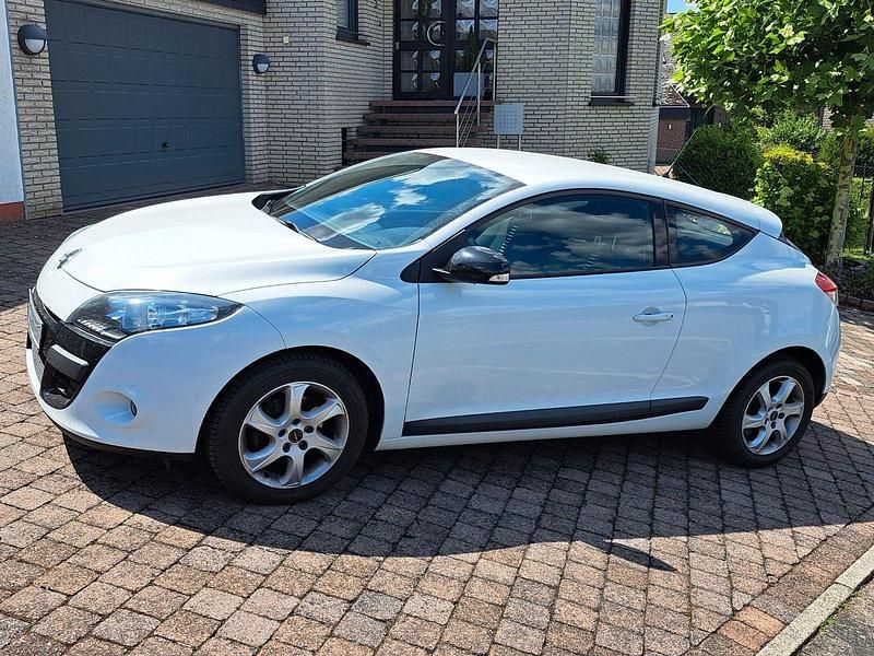 Gebraucht Renault Mégane Coupé 110 PS (80 kW) 2011 Weiß Coupé