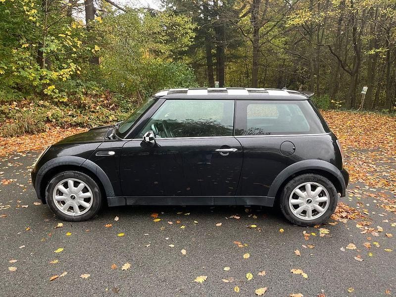 Schwarz Gebraucht 2003 Mini ONE Kleinwagen | 2.500 € (Fairer Preis) - Bild 1/4