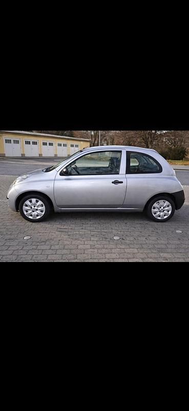 Silber Gebraucht 2005 Nissan Micra Kleinwagen | 1.550 € (Fairer Preis) - Bild 1/4