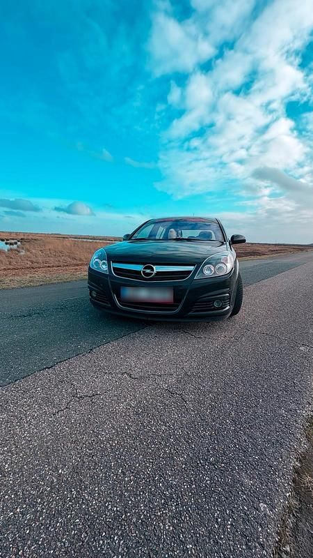 Gebraucht Opel Signum 150 PS (110 kW) 2007 Schwarz Kleinwagen