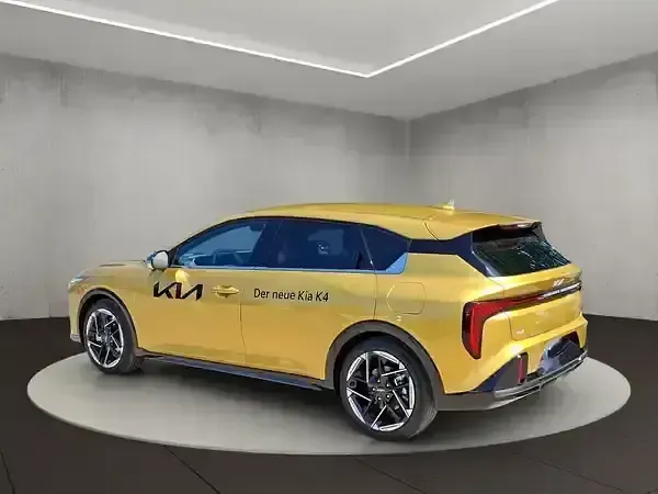Neu Kia K4 179 PS (131 kW) 2026 Gold Limousine