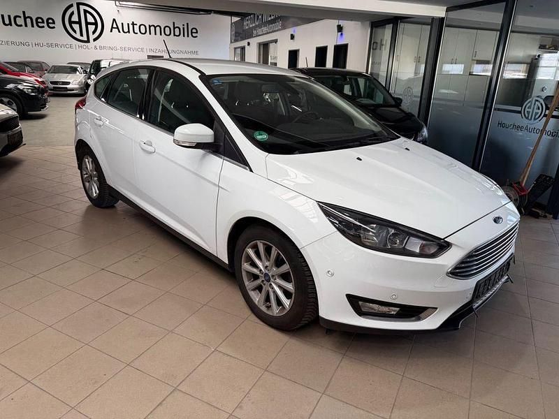 Gebraucht Ford Focus Titanium 125 PS (91 kW) 2017 Weiß Limousine