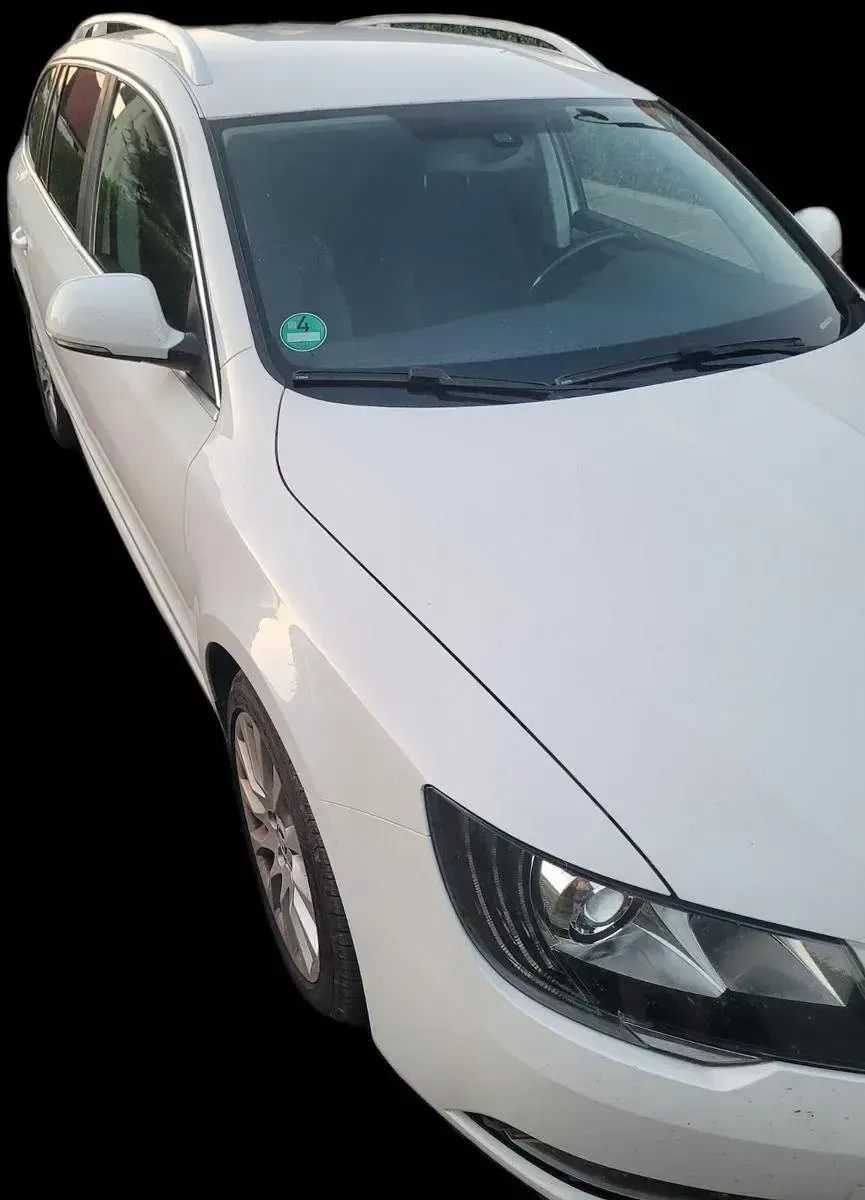 Gebraucht Skoda Superb Ambition 170 PS (125 kW) 2015 Weiß Kombi