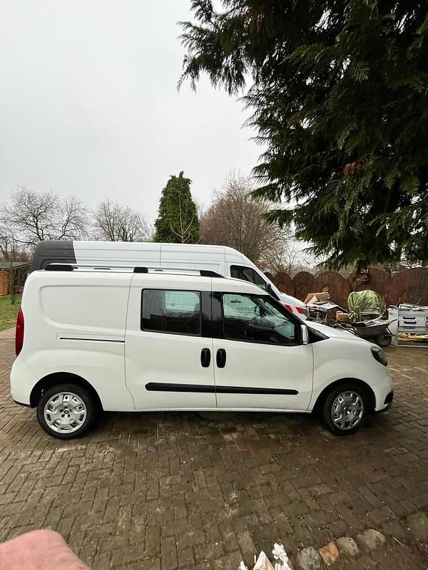 Gebraucht Fiat Doblò 105 PS (77 kW) 2019 Weiß Van / Kleinbus