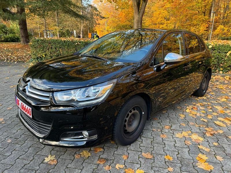 Schwarz Gebraucht 2016 Citroën C4 Limousine | 4.999 € (Guter Preis) - Bild 1/4