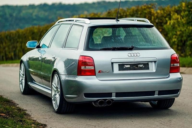 Silber Gebraucht 2001 Audi RS4 Sport Limousine | 22.000 € - Bild 1/4