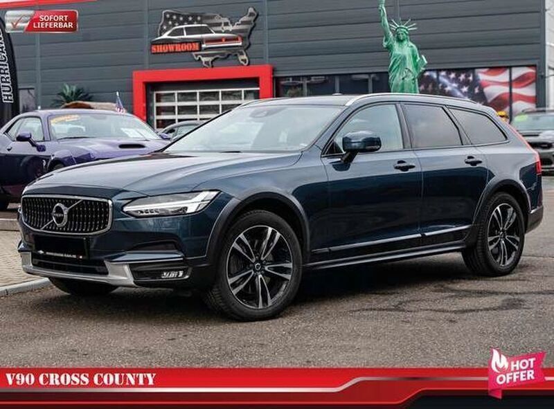 Blau Gebraucht 2018 Volvo V90 CC Kombi | 28.149 € (Guter Preis) - Bild 1/4