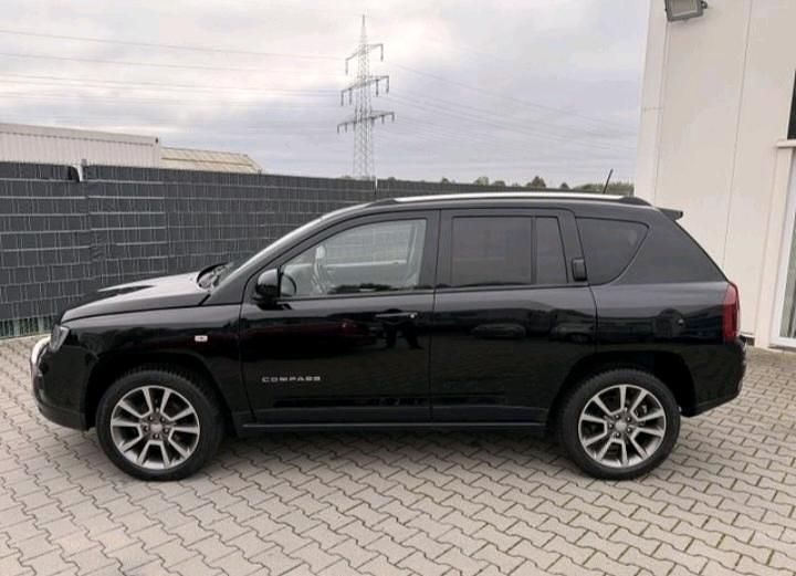 Schwarz Gebraucht 2015 Jeep Compass SUV | 9.999 € (Fairer Preis) - Bild 1/4