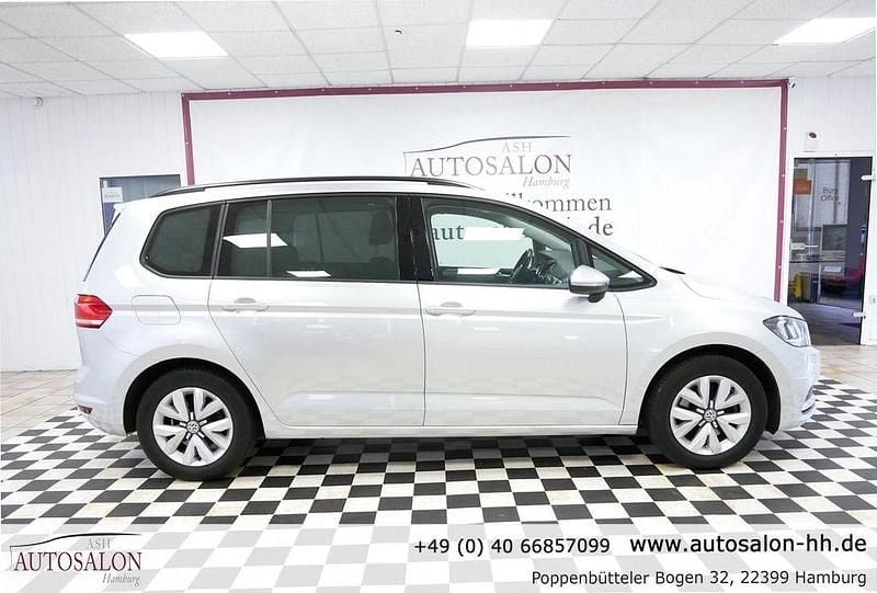 Gebraucht VW Touran Trendline 110 PS (80 kW) 2016 Silber Van / Kleinbus