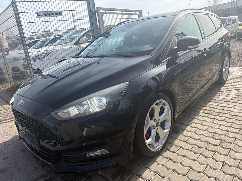 Gebraucht Ford Focus ST 185 PS (136 kW) 2015 Schwarz Limousine
