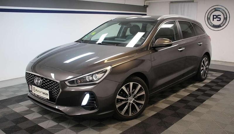 Braun Gebraucht 2017 Hyundai i30 Kombi | 14.890 € (Fairer Preis) - Bild 1/3