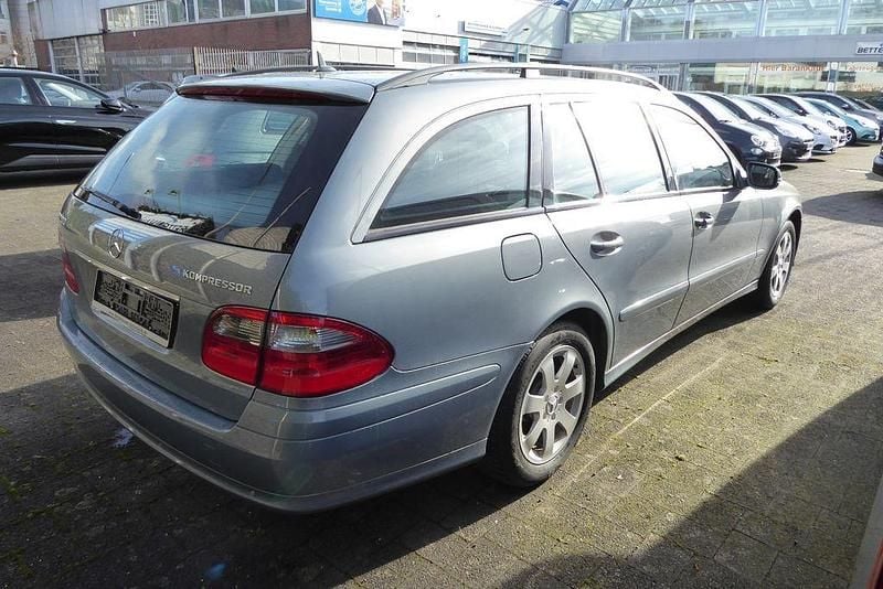 Gebraucht Mercedes E200 184 PS (135 kW) 2006 Grau Kombi