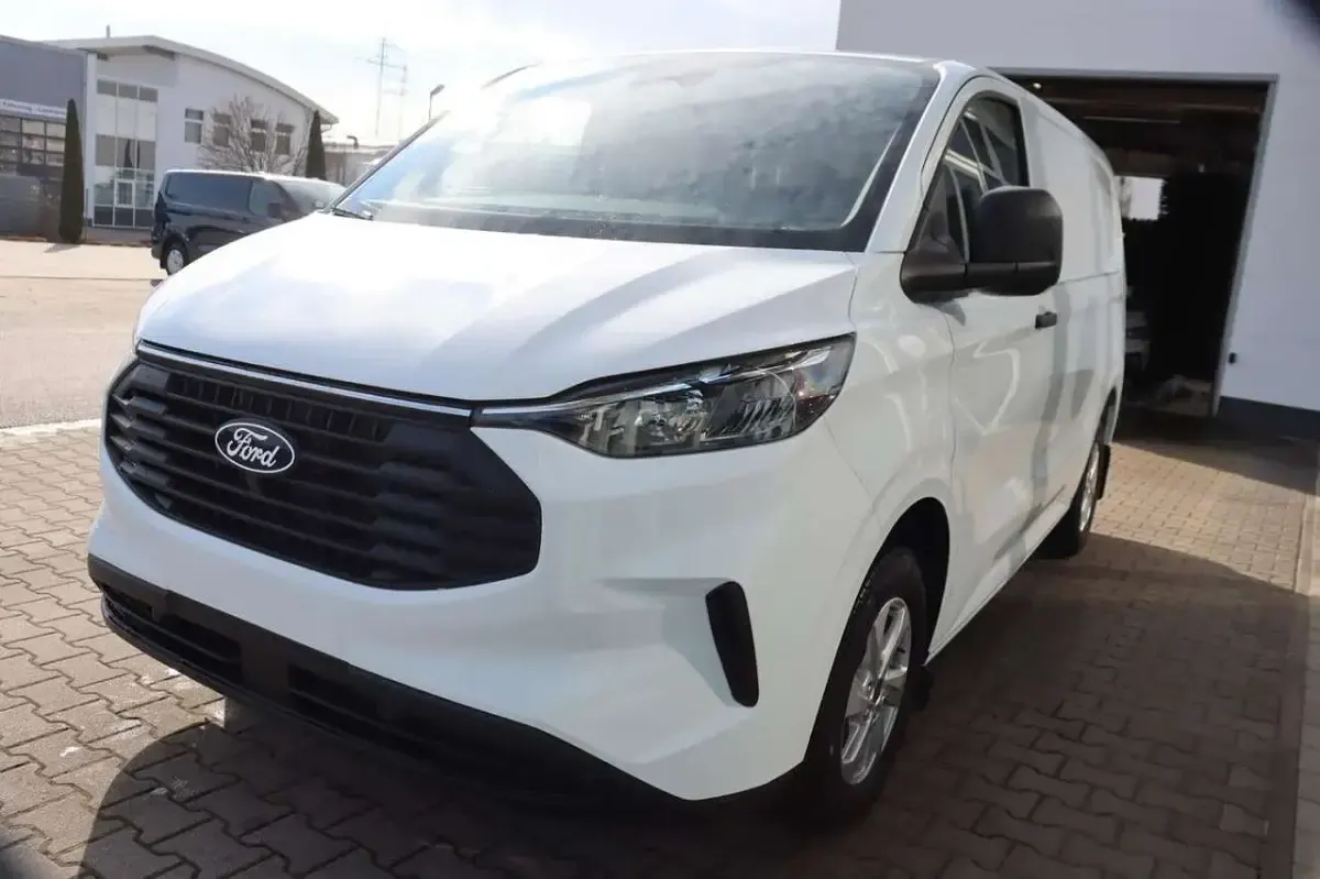 Neu Ford Transit Custom Trend 110 PS (80 kW) 2026 Frozen white Van / Kleinbus