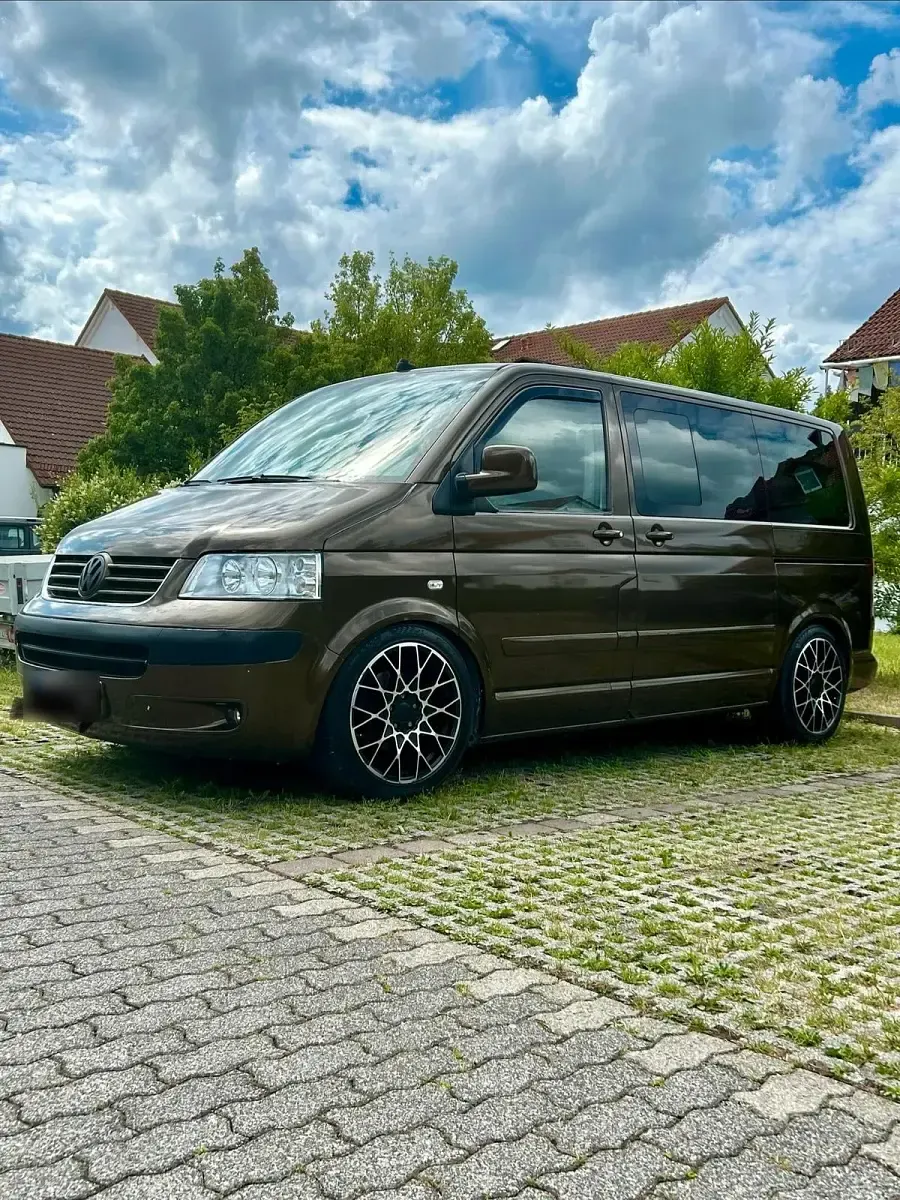 Gebraucht VW Multivan 174 PS (127 kW) 2005 Braun Van / Kleinbus