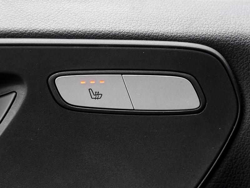 Gebraucht Mercedes Vito 100 PS (73 kW) 2025 Arktikweiß Van