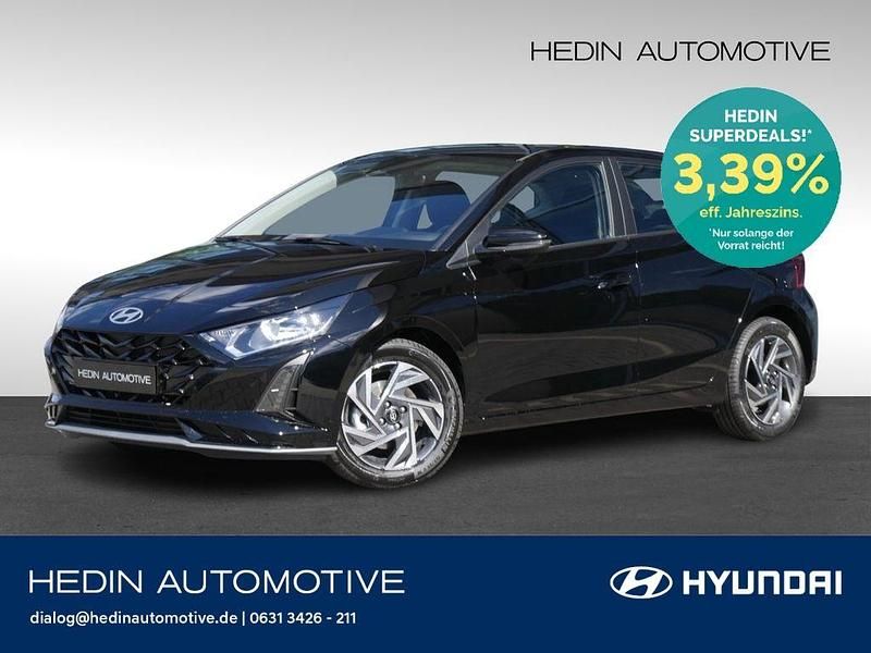 Schwarz Neu 2025 Hyundai i20 Trend Limousine | 22.390 € (Fairer Preis) - Bild 1/4