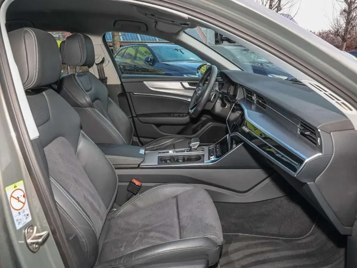 Gebraucht Audi S6 Ambiente 344 PS (253 kW) 2023 Chronosgrau metallic Kombi