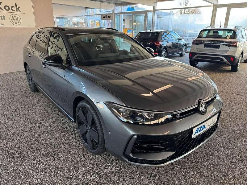 Neu VW Passat R-line 193 PS (141 kW) 2025 Silber Kombi