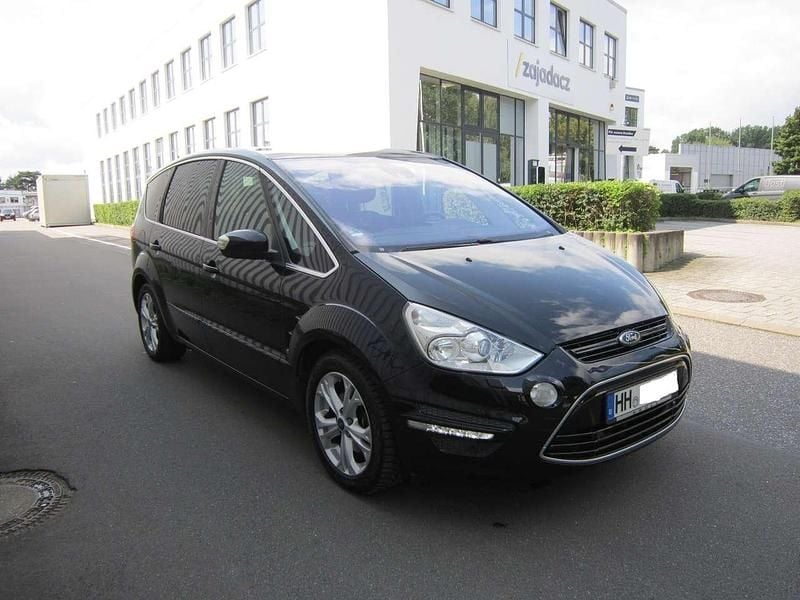 Schwarz Gebraucht 2015 Ford S-MAX Titanium S Van / Kleinbus | 11.900 € (Fairer Preis) - Bild 1/4