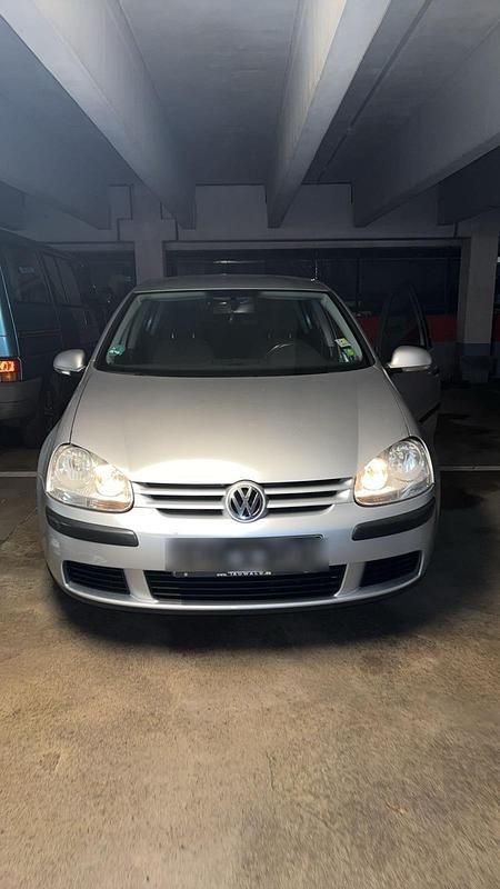 Silber Gebraucht 2004 VW Golf V Kleinwagen | 2.300 € (Fairer Preis) - Bild 1/4