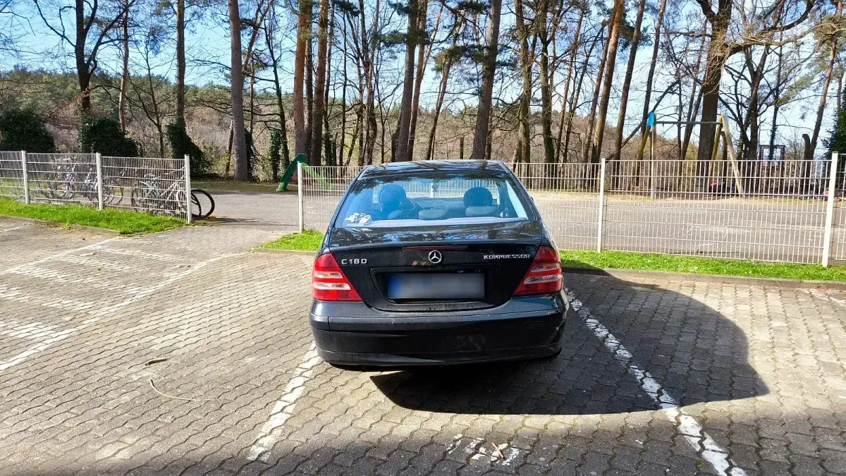 Gebraucht Mercedes C180 Classic 143 PS (105 kW) 2004 Schwarz Limousine
